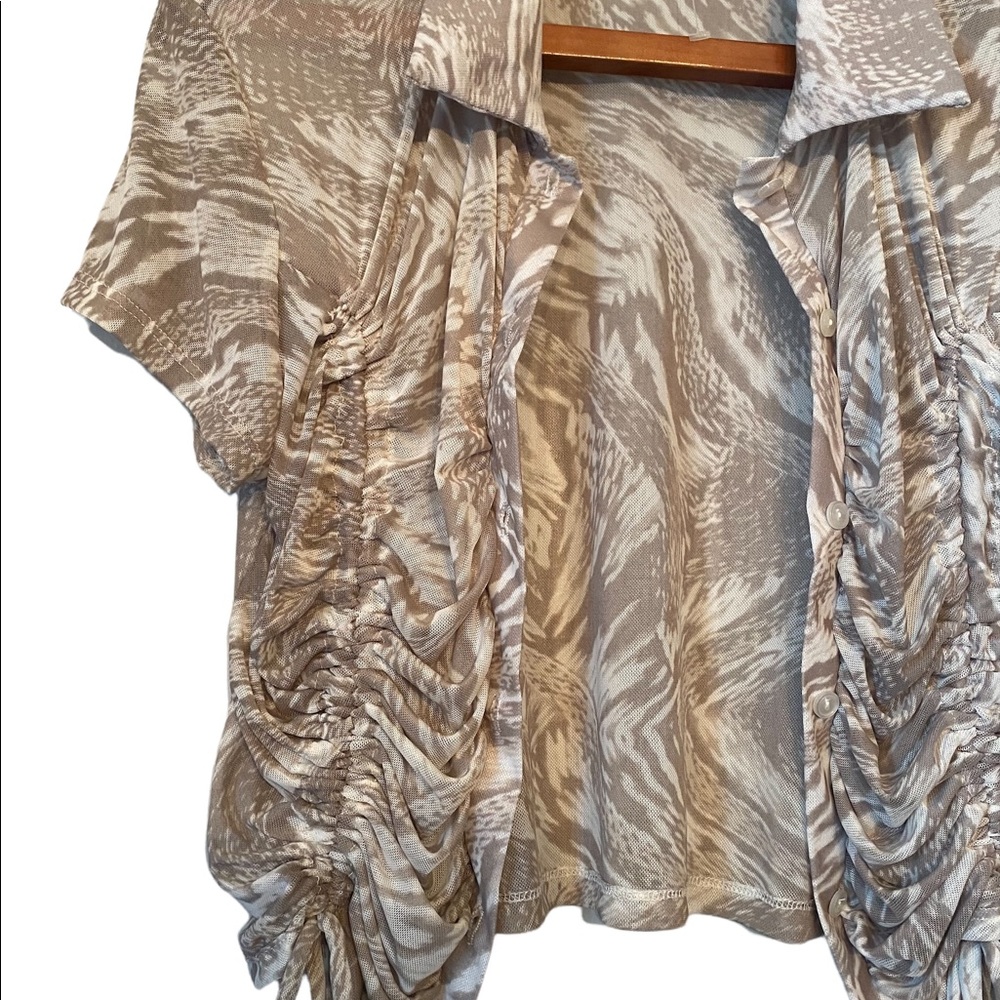 Paperoc Sheer Button Down Rouched Top - Picture 3 of 13